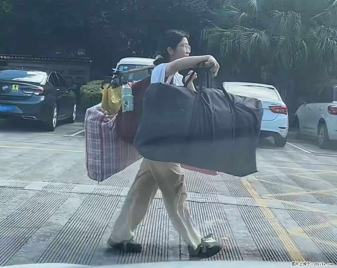 全网追的“扁担女孩”，找了一份暑假工，时薪12元 - 牡丹江生活资讯 - 牡丹江28生活网 mdj.28life.net